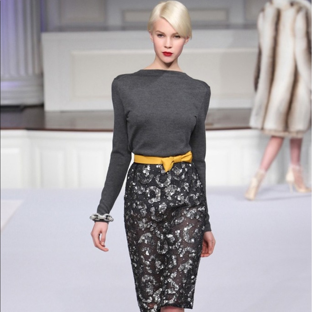 Oscar de la Renta Silk Cashmere V Back Sweater